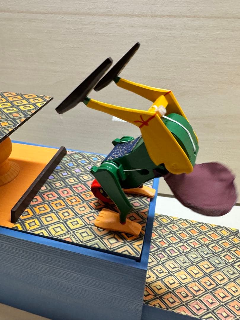 ヴェルナー　カラクリ玩具 ザイフェン　木のおもちゃ