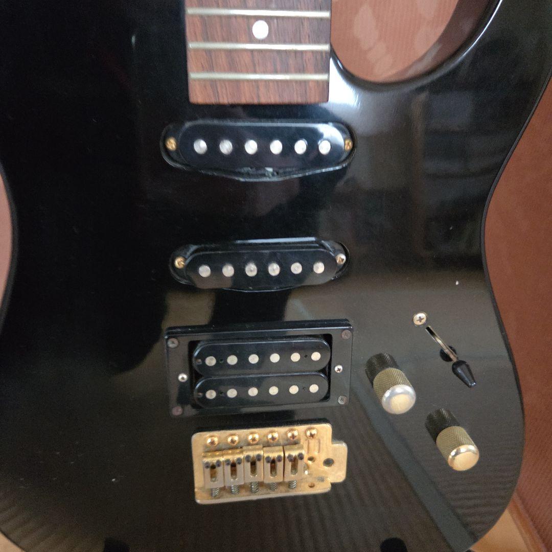 Tokaiブラックエレキギタージャンク品