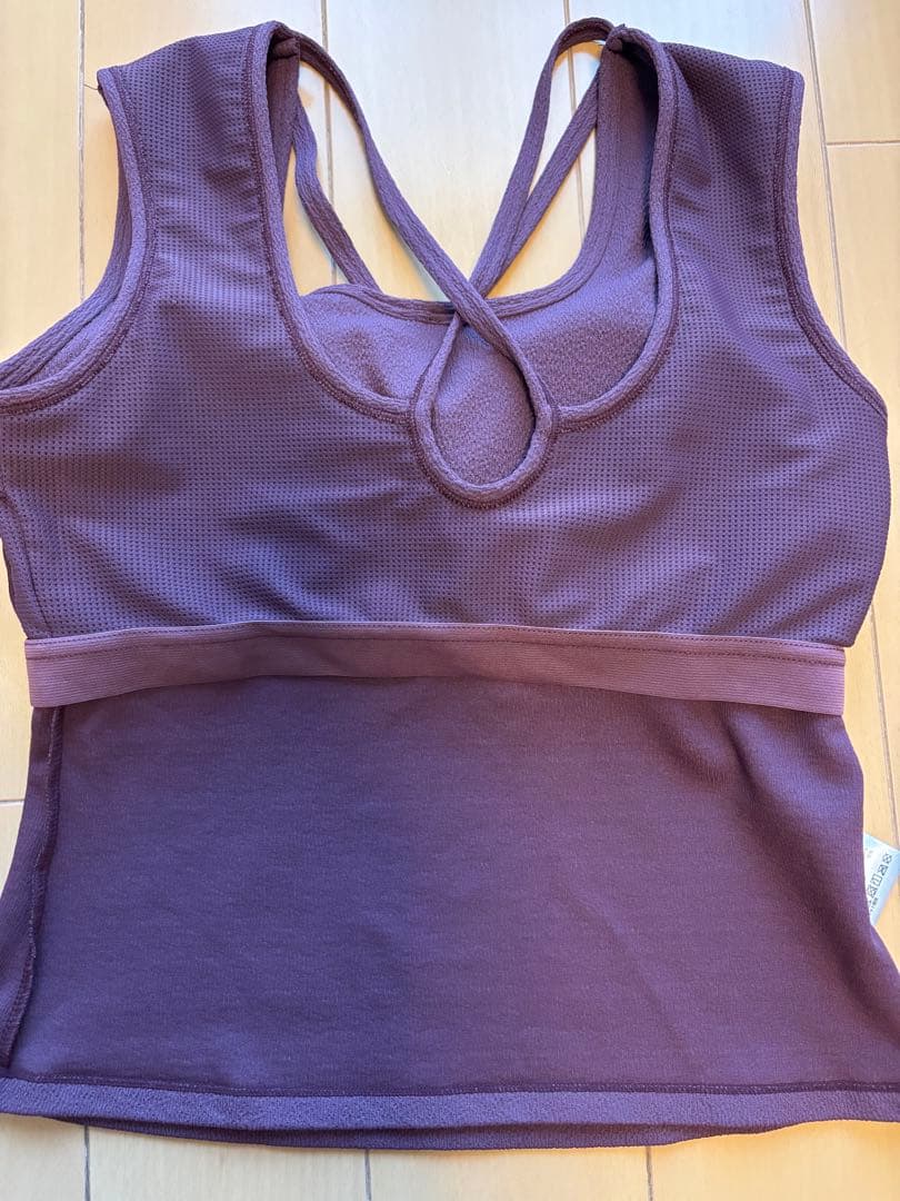 【SUKALA】クロスデザインショートタンクトップ　Sサイズ　美品　新作