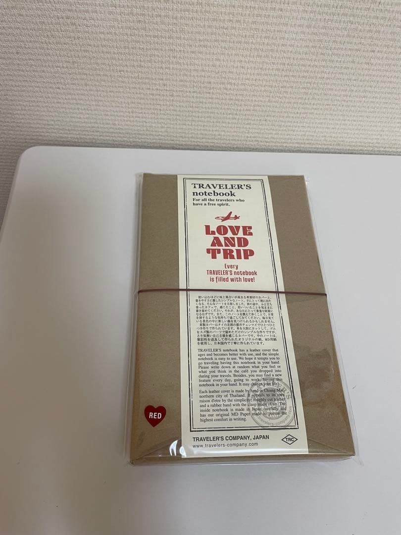 トラベラーズノート　レギュラーサイズ　LOVE AND TRIP レッド