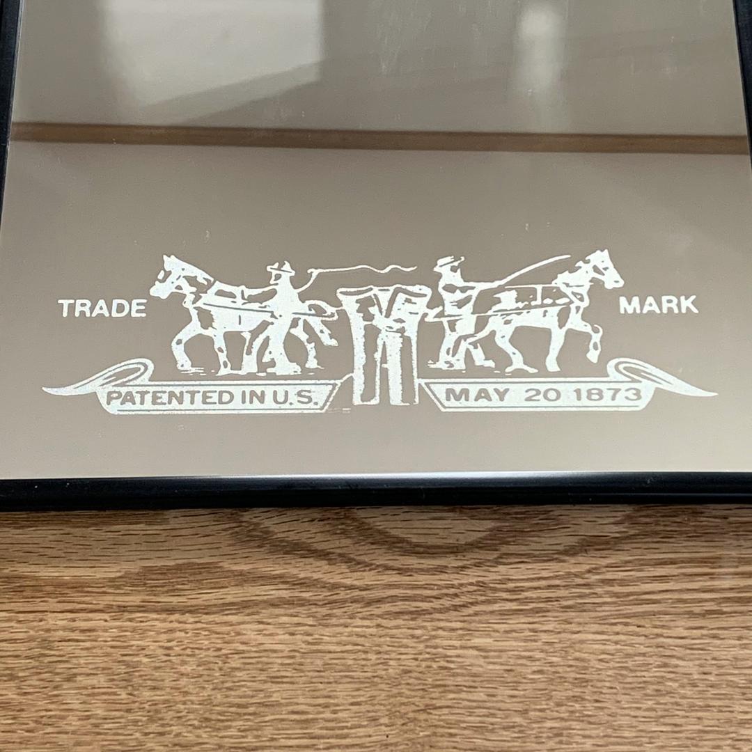 Levi's リーバイス ミラー 鏡 中古品