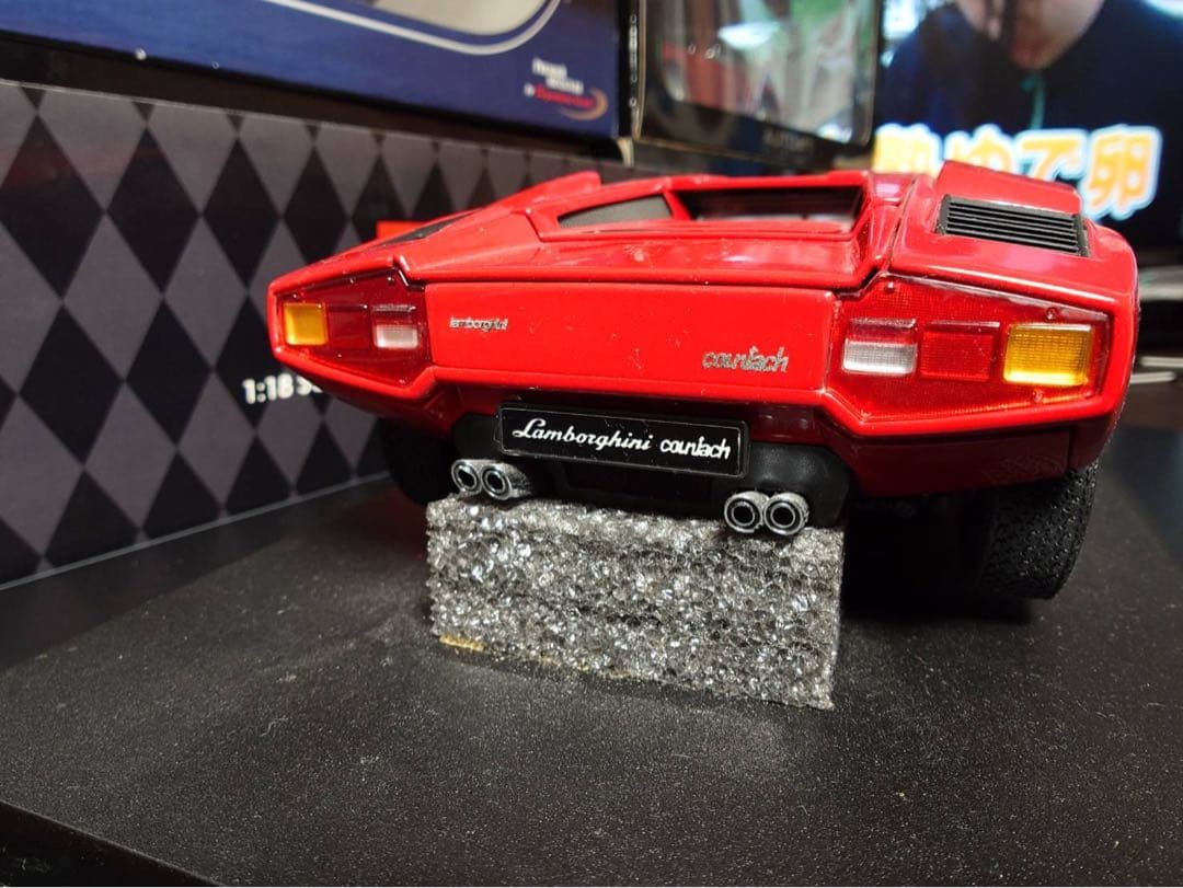 Kyosho 1:18 Lamborghini Countach LP400 赤