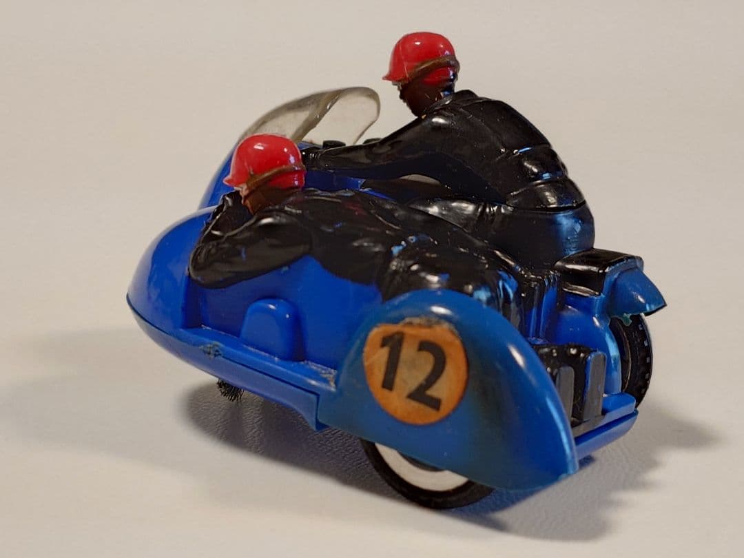 Triang SCALEXTRIC TYPHOON （青/赤ヘル）