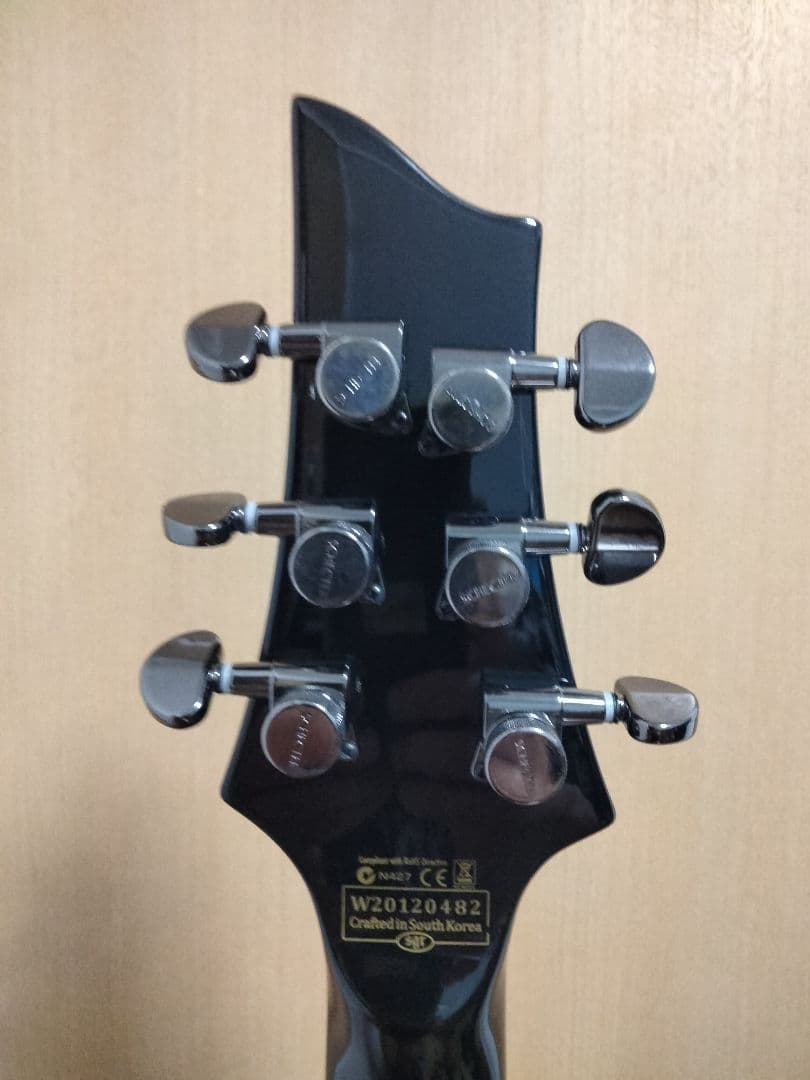 ベース Schecter HELLRAISER