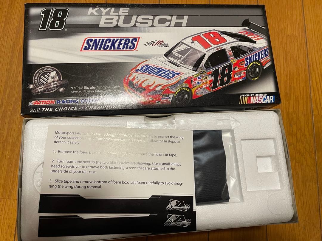 カイル・ブッシュ 2008 スニッカーズ フレイムス 1/24