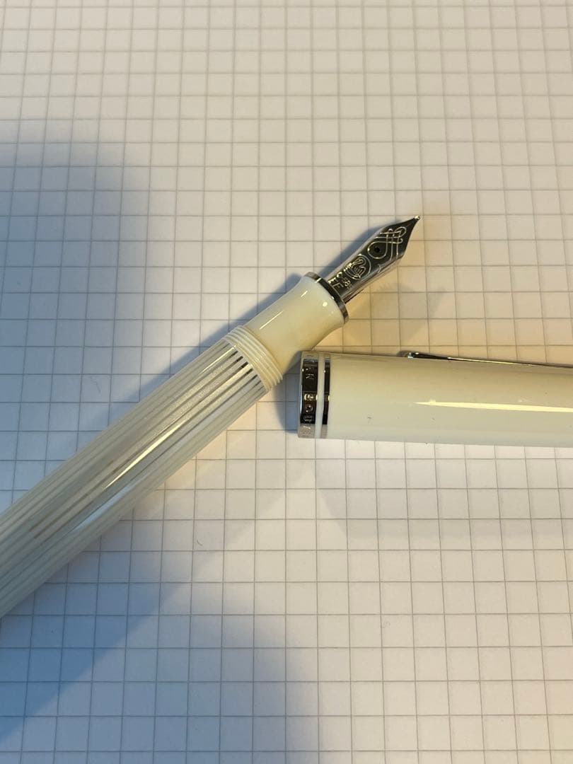 ペリカン スーベレーン M605 万年筆 ホワイトストライプ EF