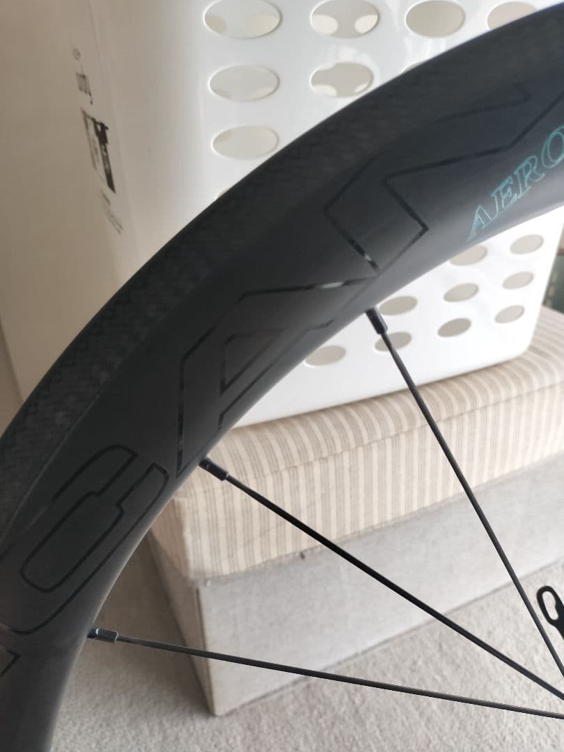 アイカン エアロ50s カ―ボンホイール