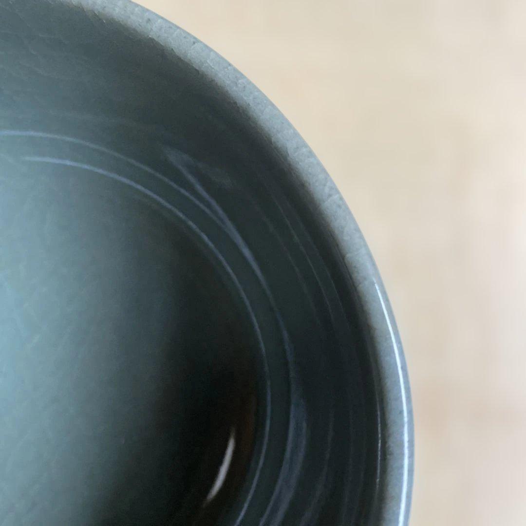 新田邦彦　老梅　古木　紅梅　抹茶碗　九谷焼　九谷彦　灰緑　モスグレイ　お正月