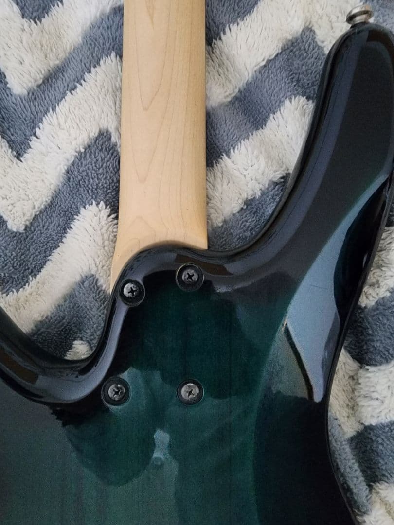 初心者、女性にも　Ibanez (アイバニーズ)Gio 4弦ベース