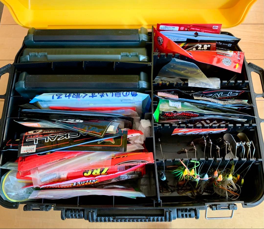 ブラックバス　ルアーセット　バーサスBOX付き