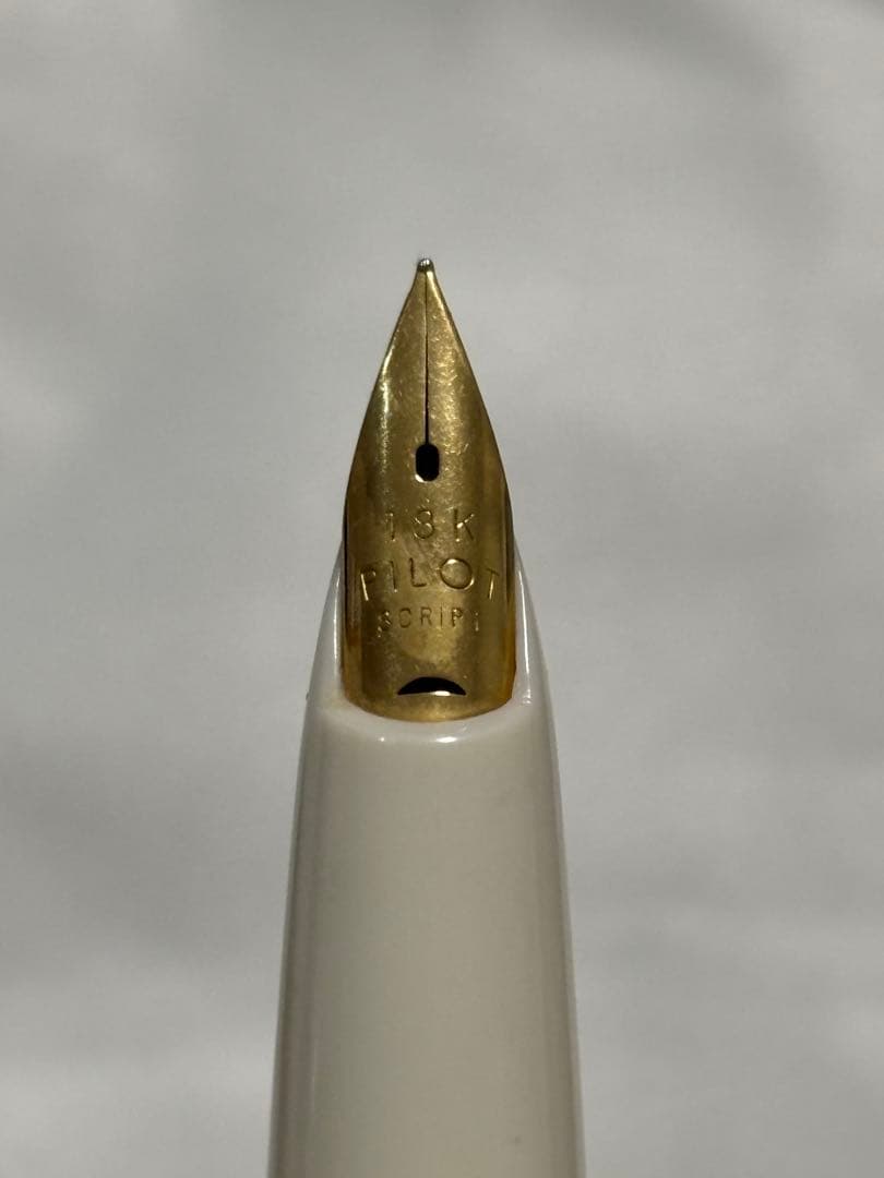 PILOT '70s Elite 新品　万年筆 18K スクリプト　細字