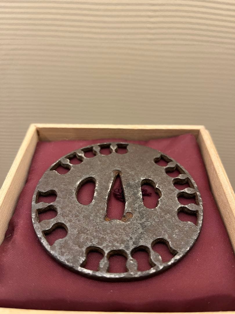 鉄鍔　鍵穴形透鍔