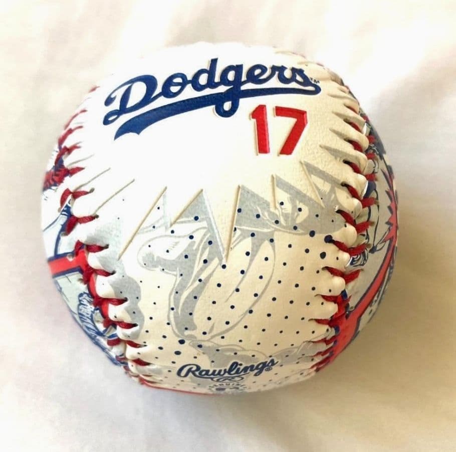 【激レア】ドジャースタジアム 限定ボール 漫画風デザイン ケース付き☆