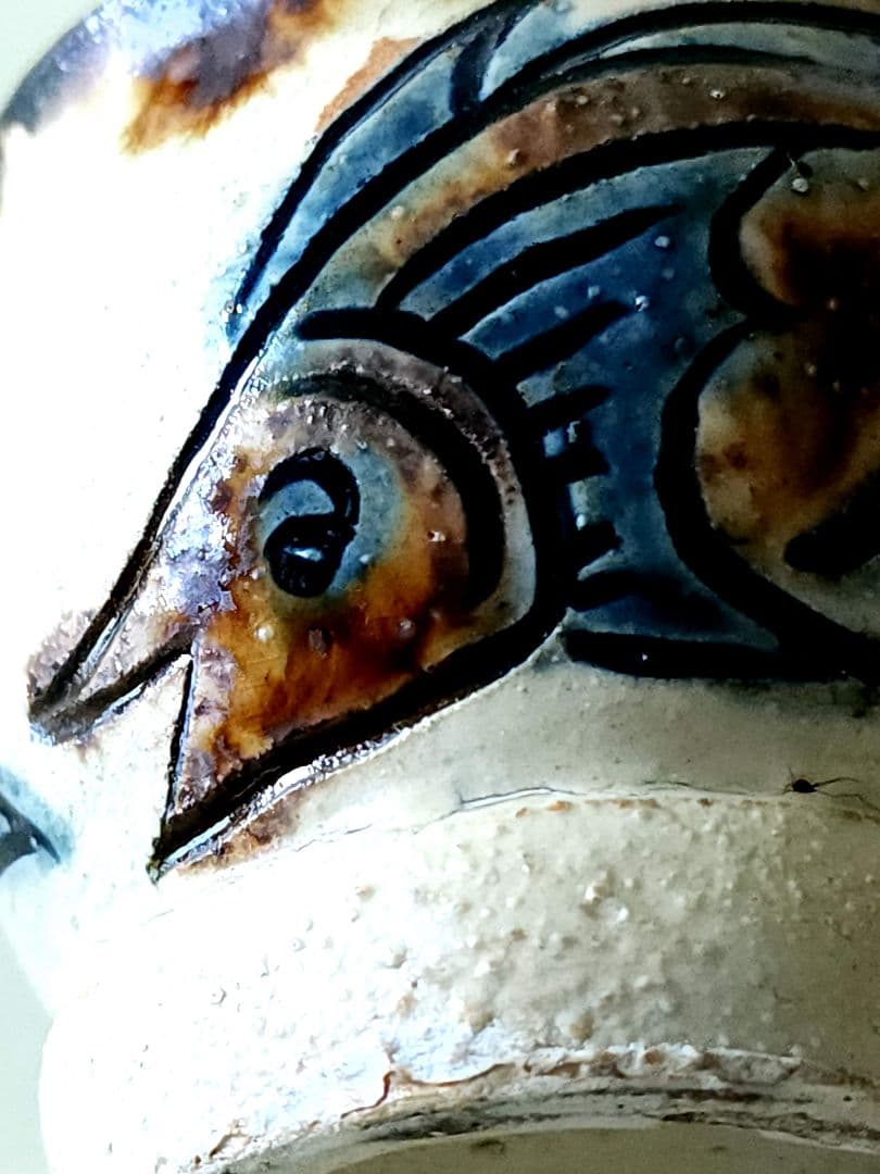 人間国宝 金城次郎 壺屋焼 魚文 海老文湯呑 陶器 高さ約7cm 共箱