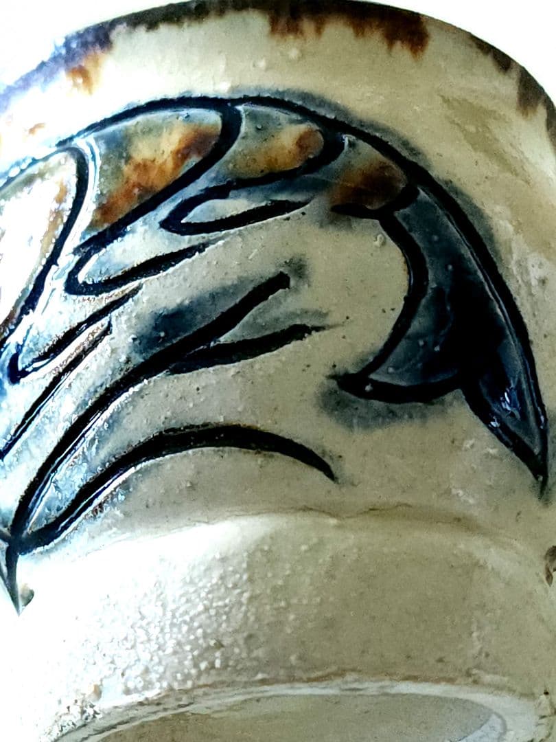 人間国宝 金城次郎 壺屋焼 魚文 海老文湯呑 陶器 高さ約7cm 共箱