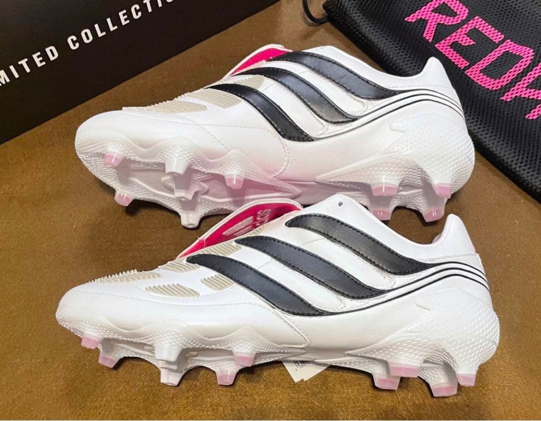 リミテッドモデル　アディダス　プレデター　プレシジョン.1 FG 限定カラー