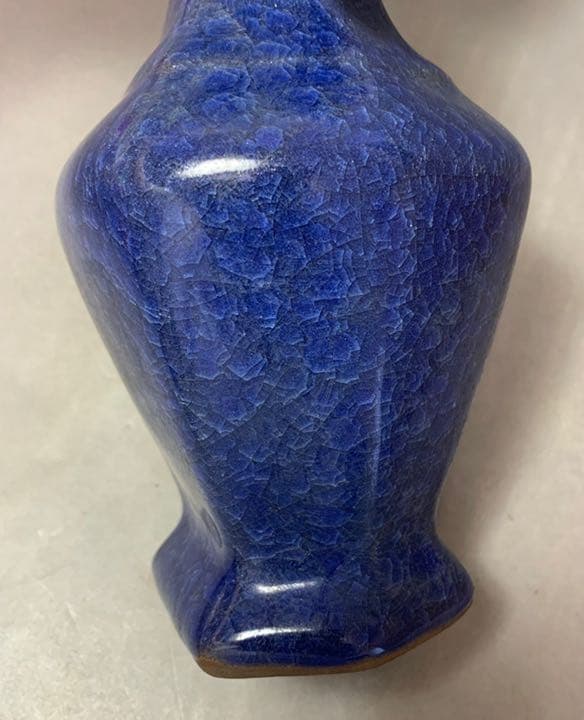 中国 青釉耳付六角口花入　u6210418