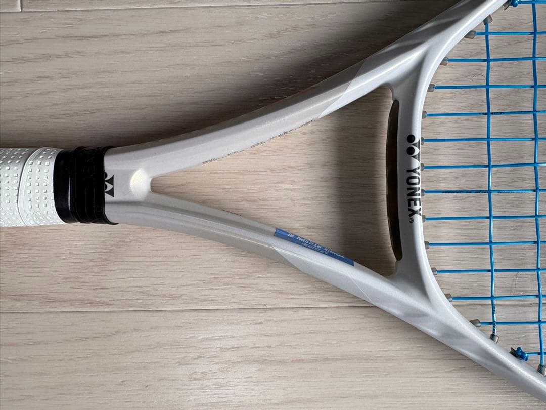YONEX VCORE テニスラケット ホワイト
