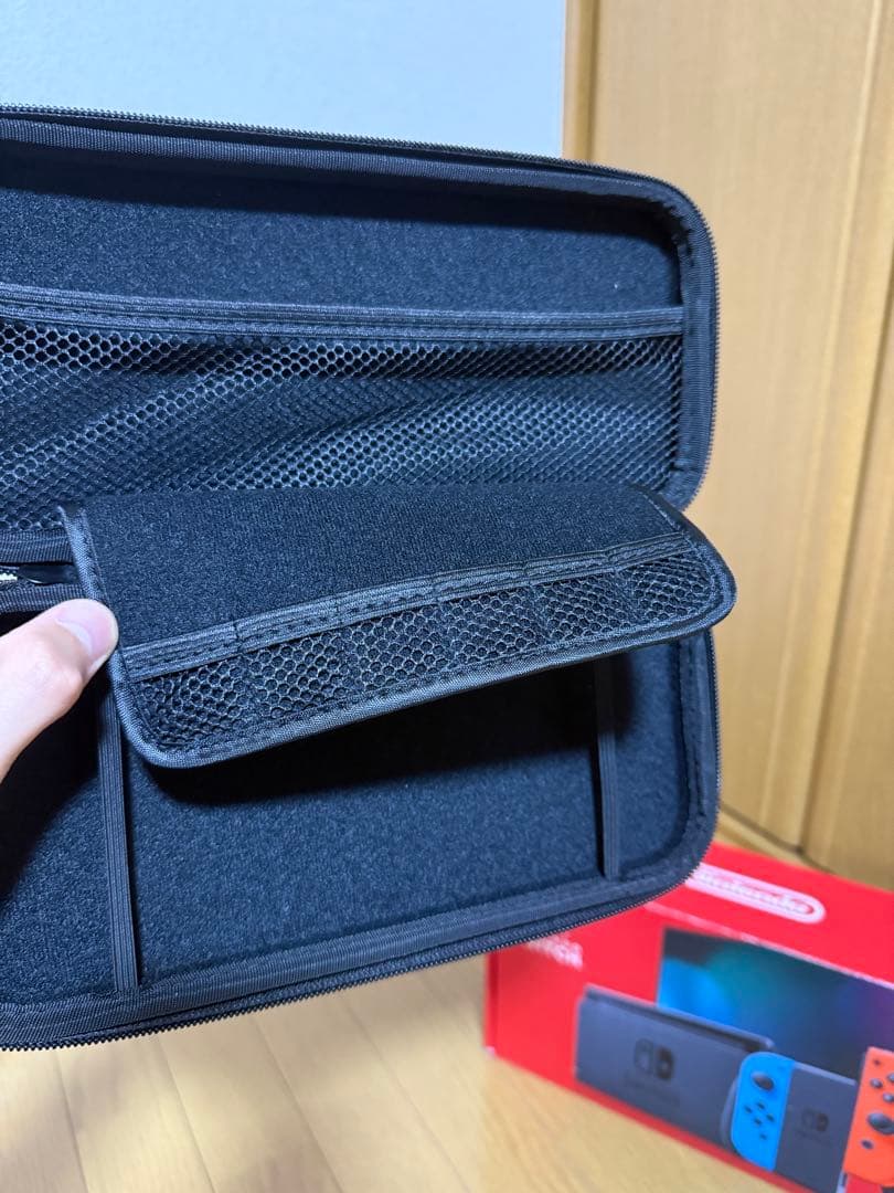 【美品】Nintendo Switch 本体+ケース,SDカード付き
