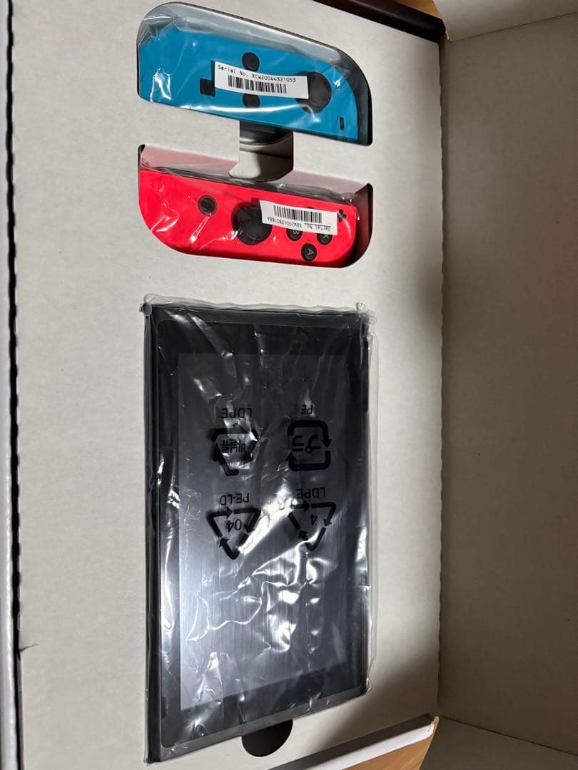 美品✨Nintendo Switch 本体 赤と青ジョイコン