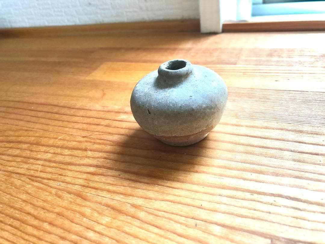 【タイ・骨董】宋胡録（スンコロク) 白灰釉 小壺（1301年~1600年）