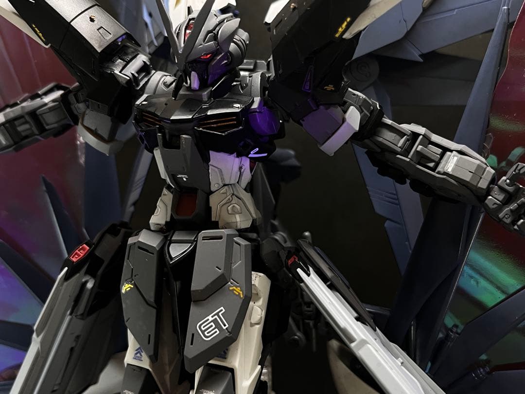 ガンプラ　全塗装完成品　MG ガンダムアストレイ