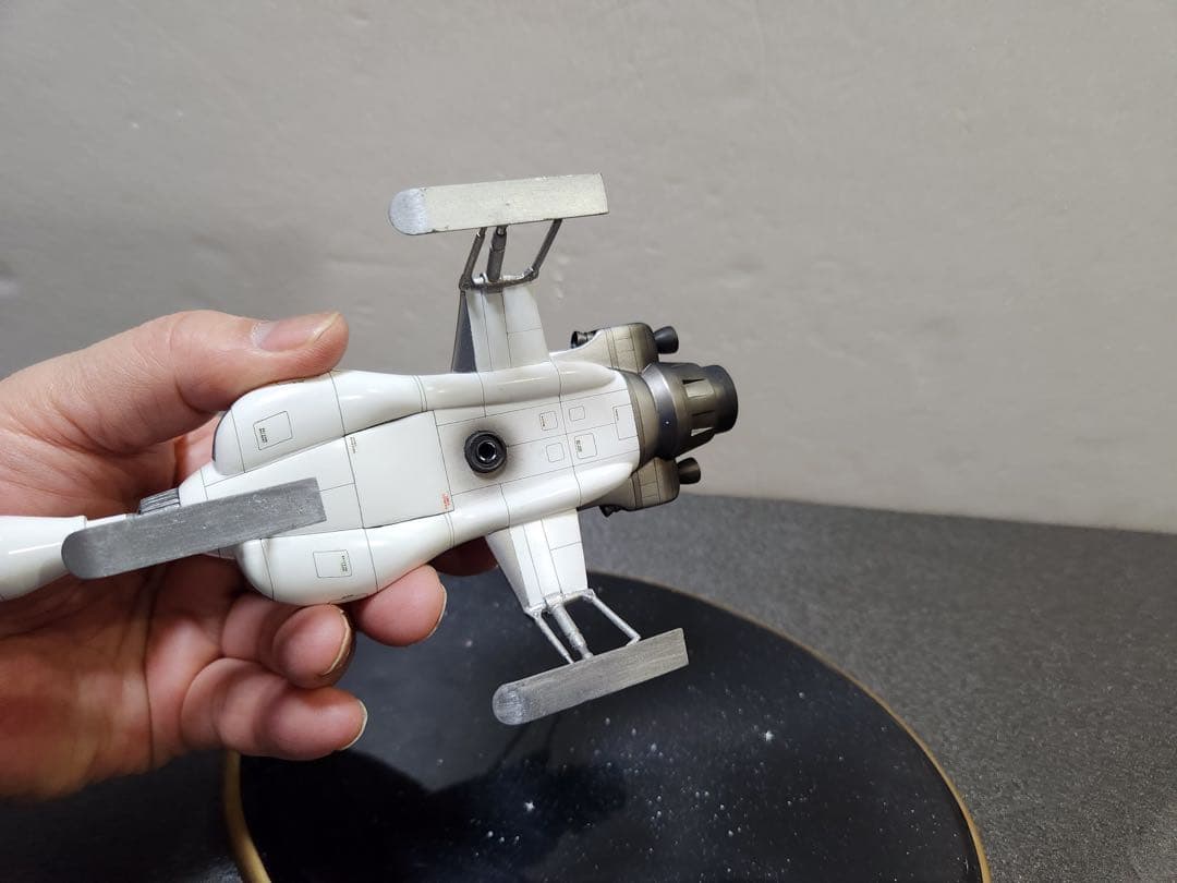 精密再現　謎の円盤UFO 有名モデラー渾身の逸品　インターセプター　べース付属