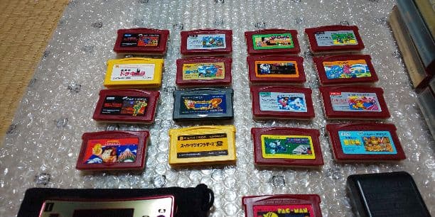 ゲームボーイミクロ本体とカセット17個セット品任天堂20周年記念限定品！！