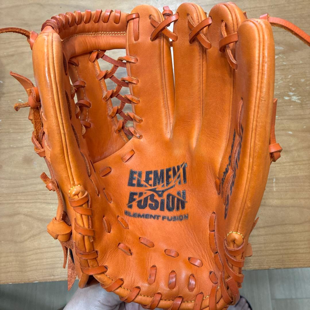 ソフトボールグローブ