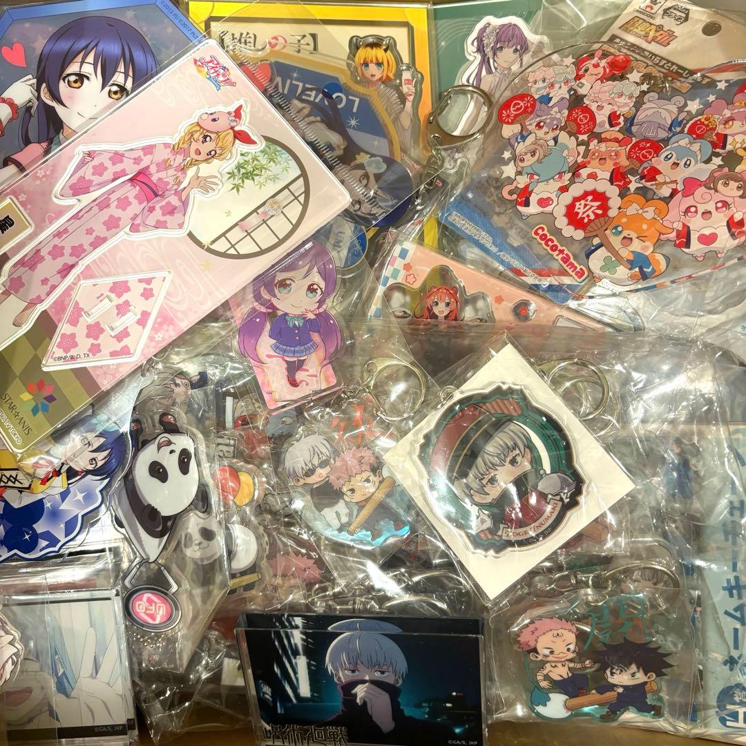 鬼滅の刃 ワンピース　ラブライブ！アニメグッズ　まとめ売り 大量　1500点以上