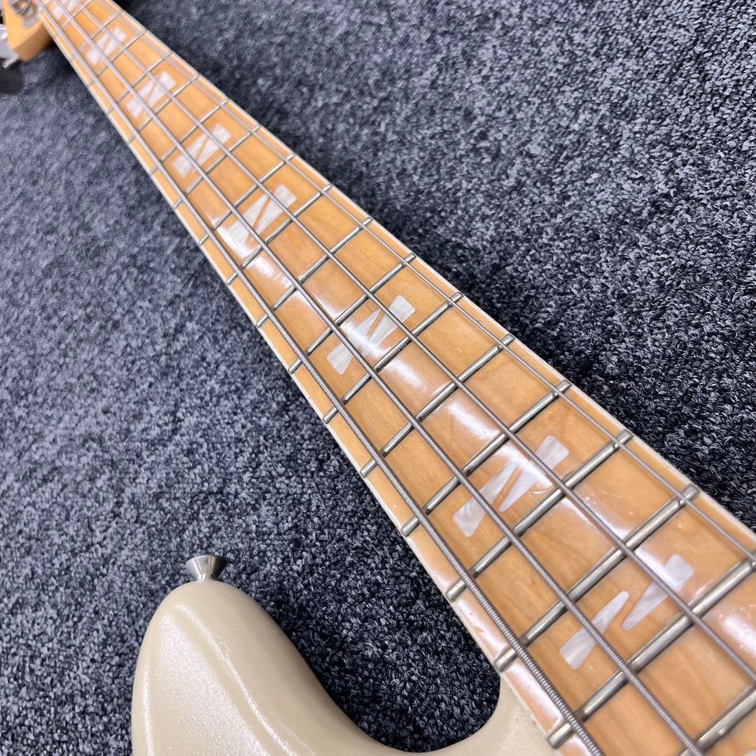 【10677】 history ジャズベースタイプ ホワイト系再塗装？