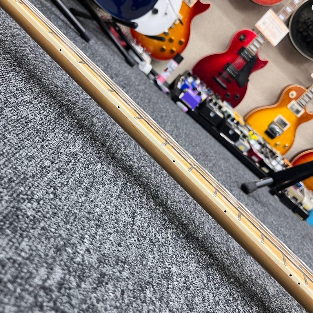 【10677】 history ジャズベースタイプ ホワイト系再塗装？