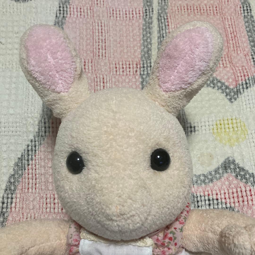 シルバニアファミリー　みるくウサギ　ぬいぐるみ　Mサイズ　中古品