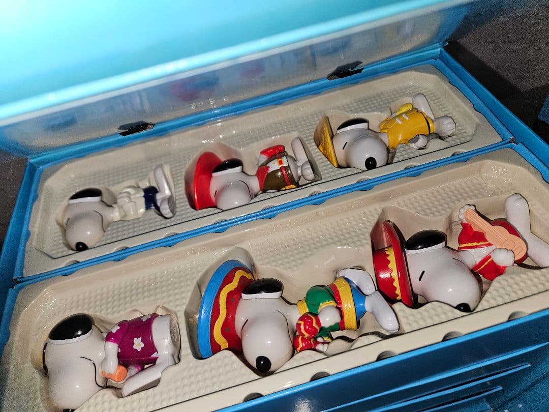 未使用品　スヌーピー　ワールドツアー　1　2　全56体　コンプリート　ボックス付