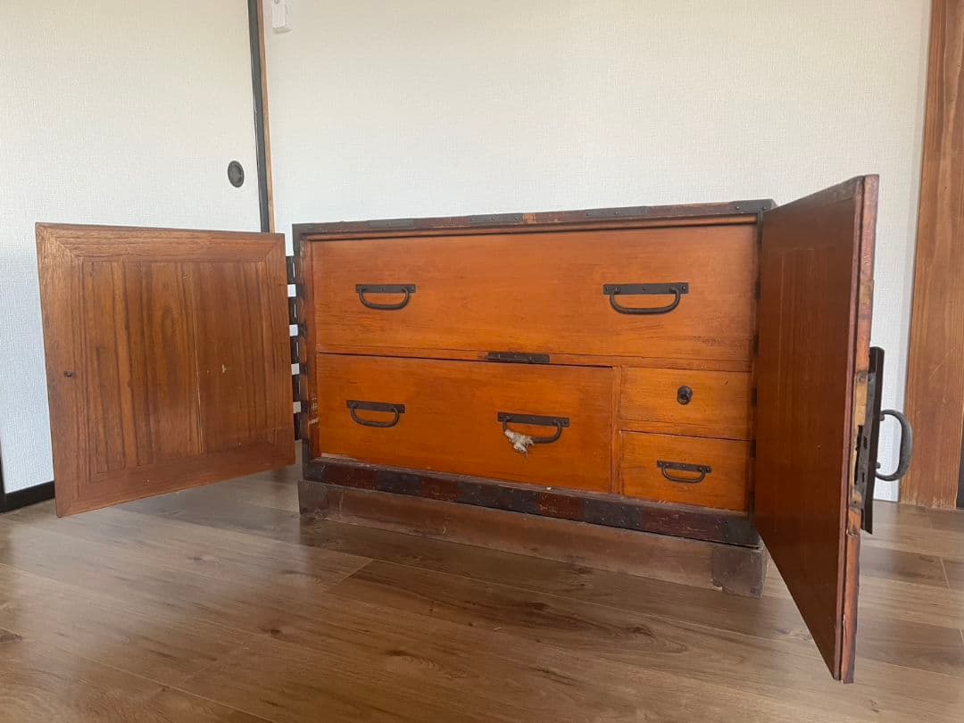 伝統的な和風木製箪笥 引き出し付きレア