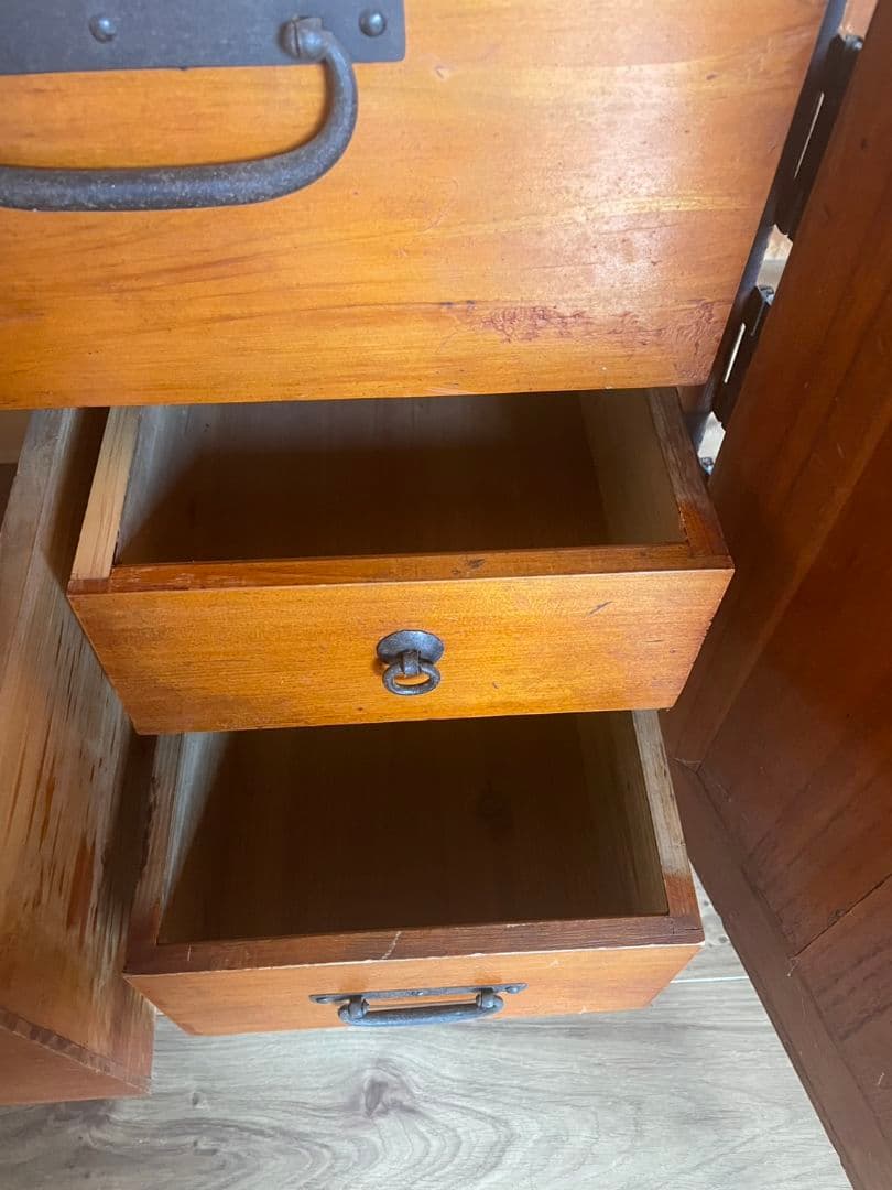 伝統的な和風木製箪笥 引き出し付きレア
