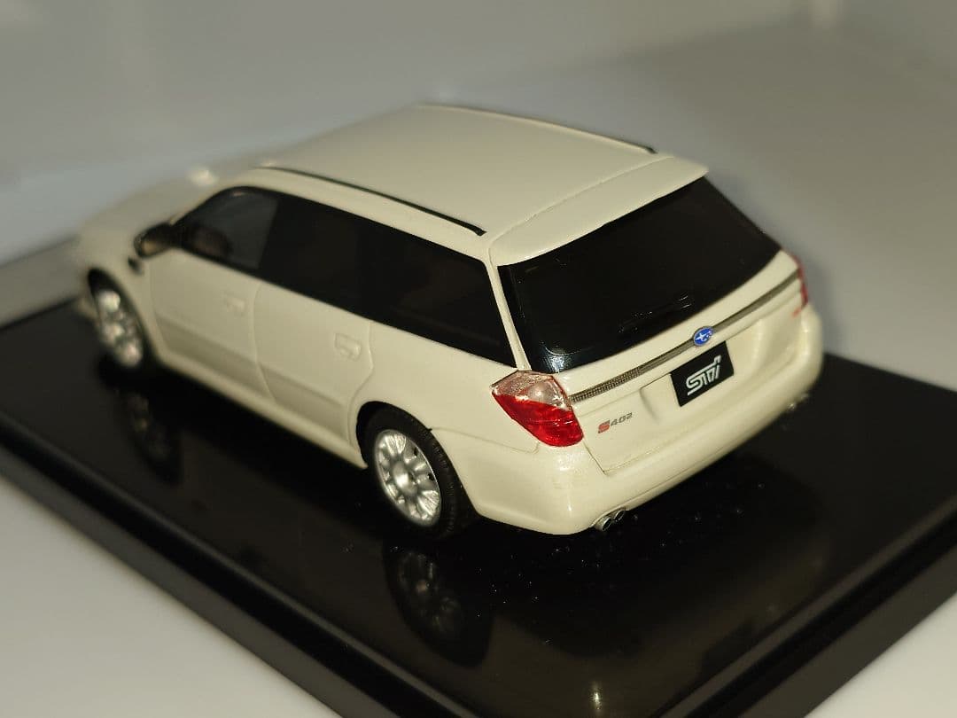 1/43 SUBARU STI S402 WAGON ホワイトパール W262