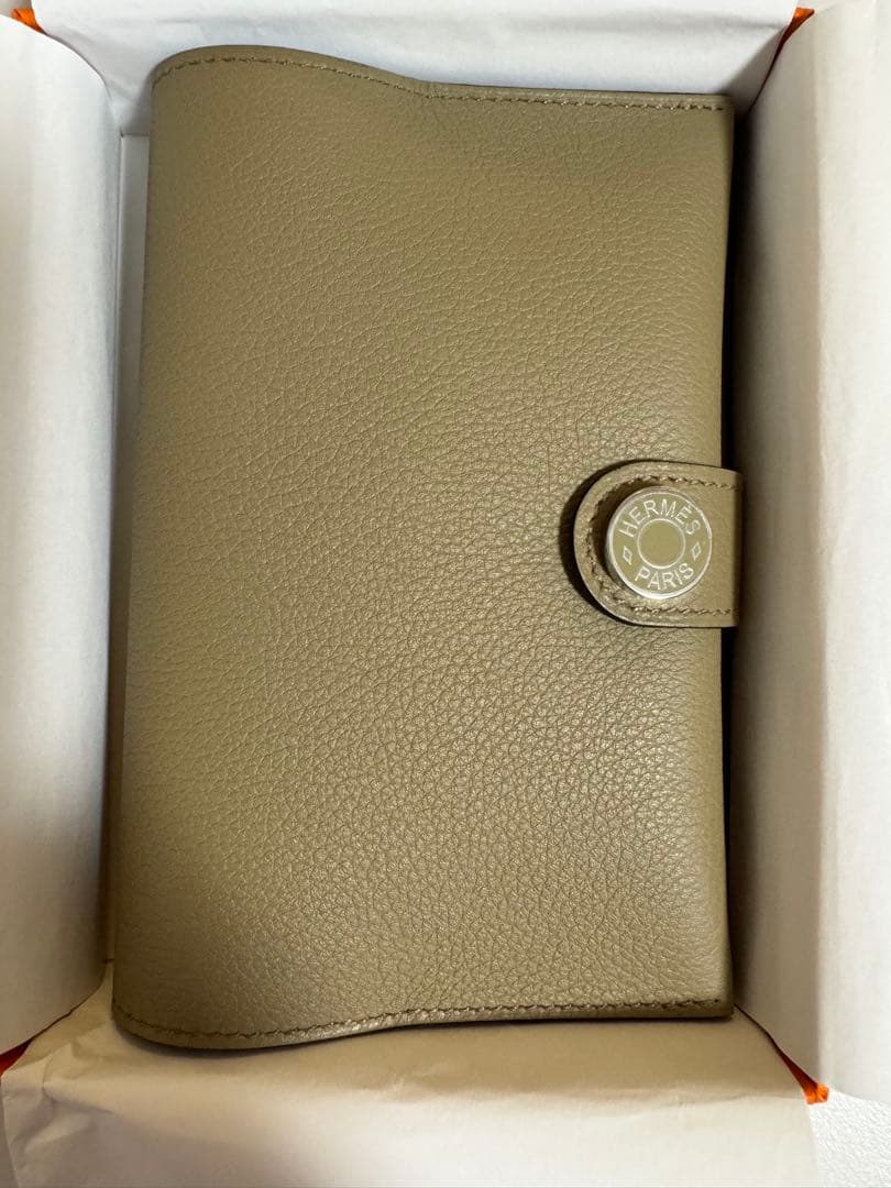 HERMES R.M.S パスポートケース　ベージュ