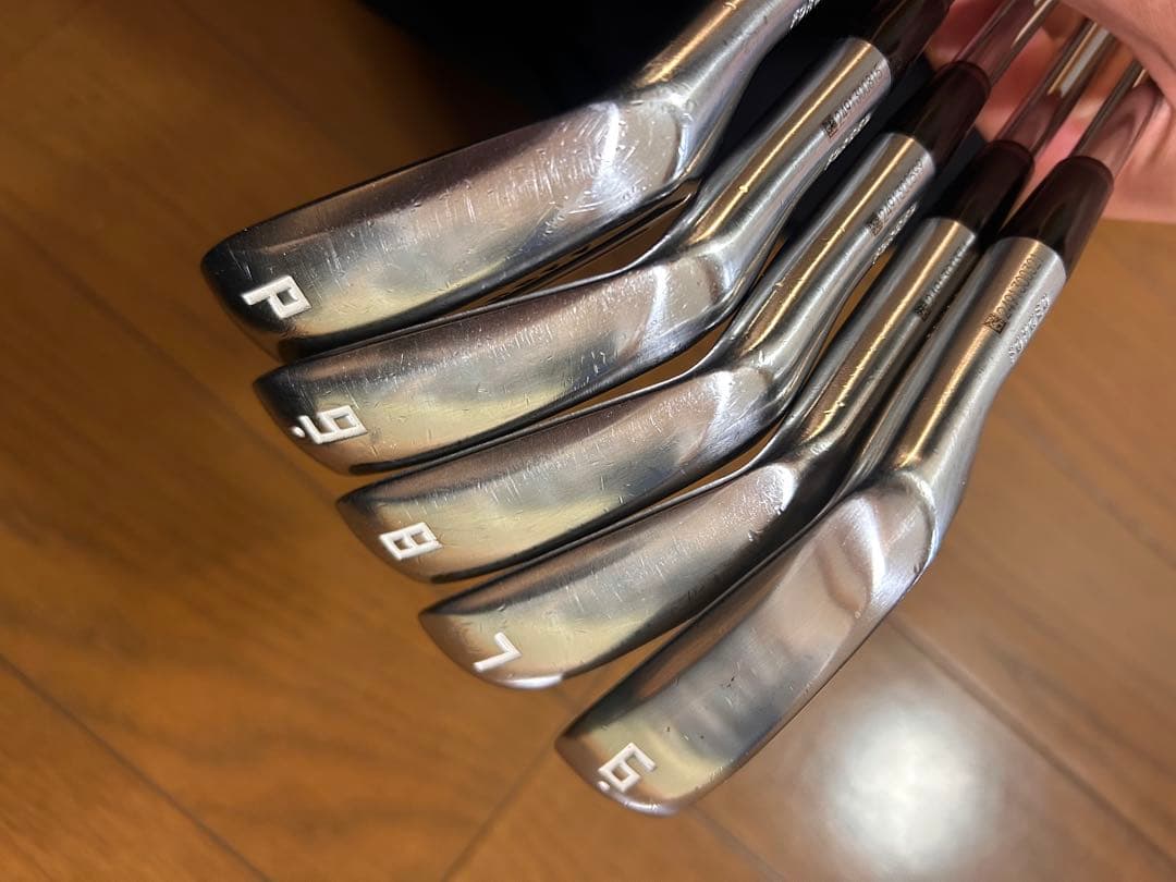 オノフ KURO フォージドアイアン MODUS3 TOUR 105S