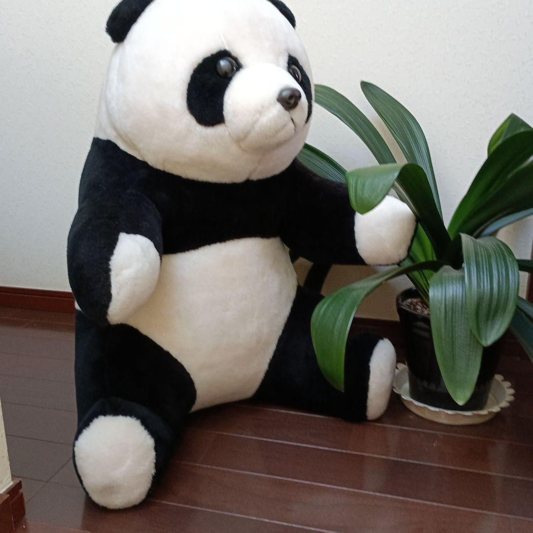 大きいパンダのぬいぐるみ