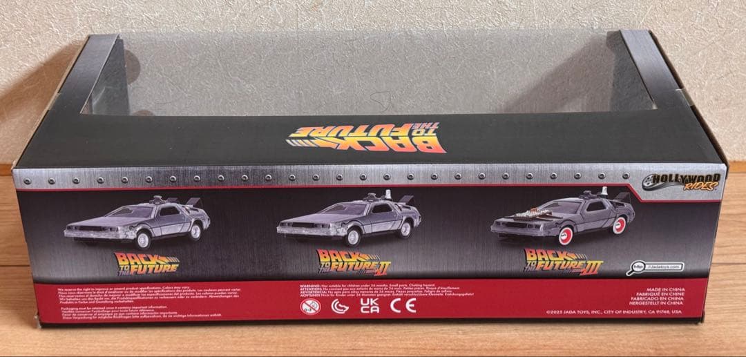 バック・トゥ・ザ・フューチャー 1/32 SCALE 3 PACKデロリアン