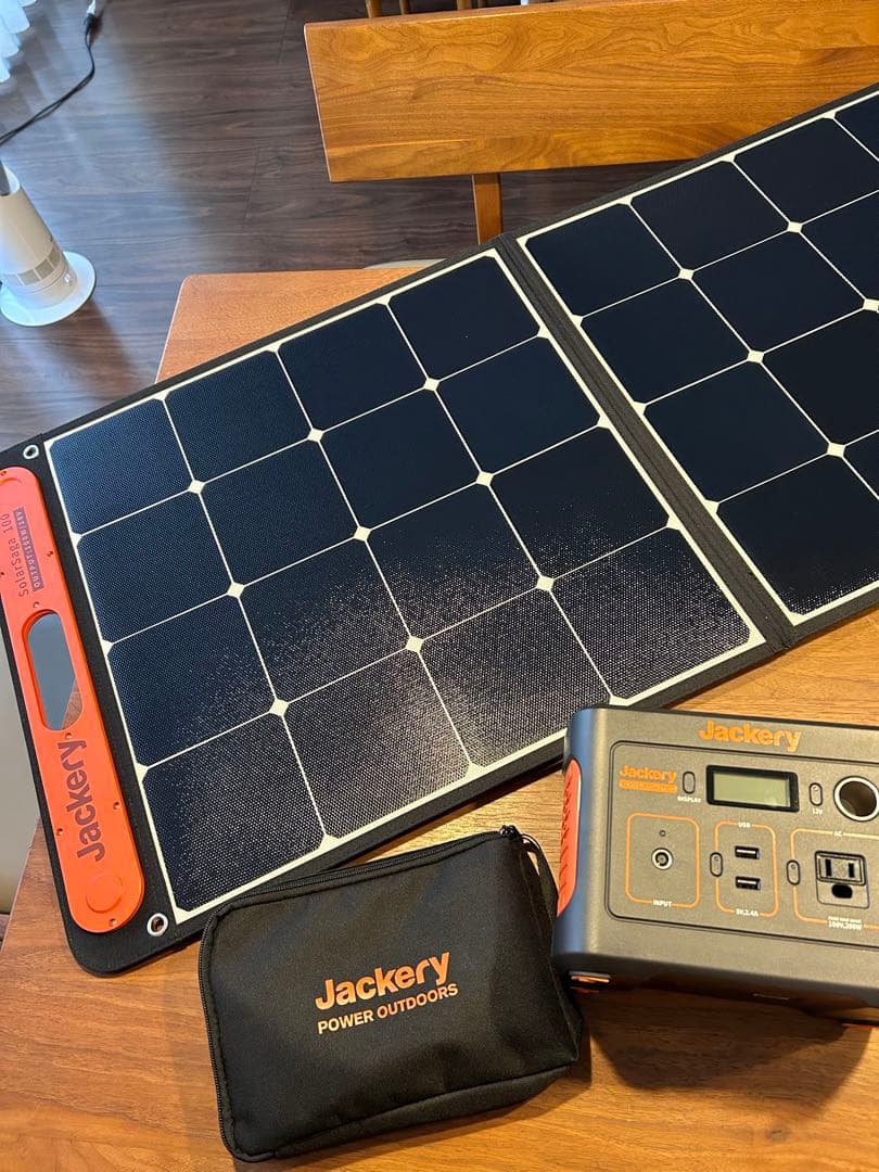 美品！Jackeryジャクリ　ポータブルパワー400＋ソーラーパネル100