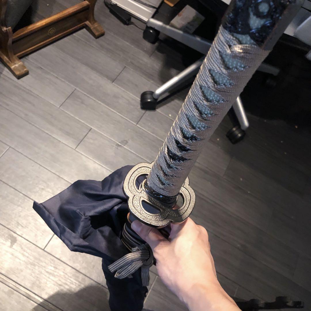 高級模造刀　銀鞘　居合刀　樋入り刀身　白拵え　亜合金刀身　名刀　刀袋付き