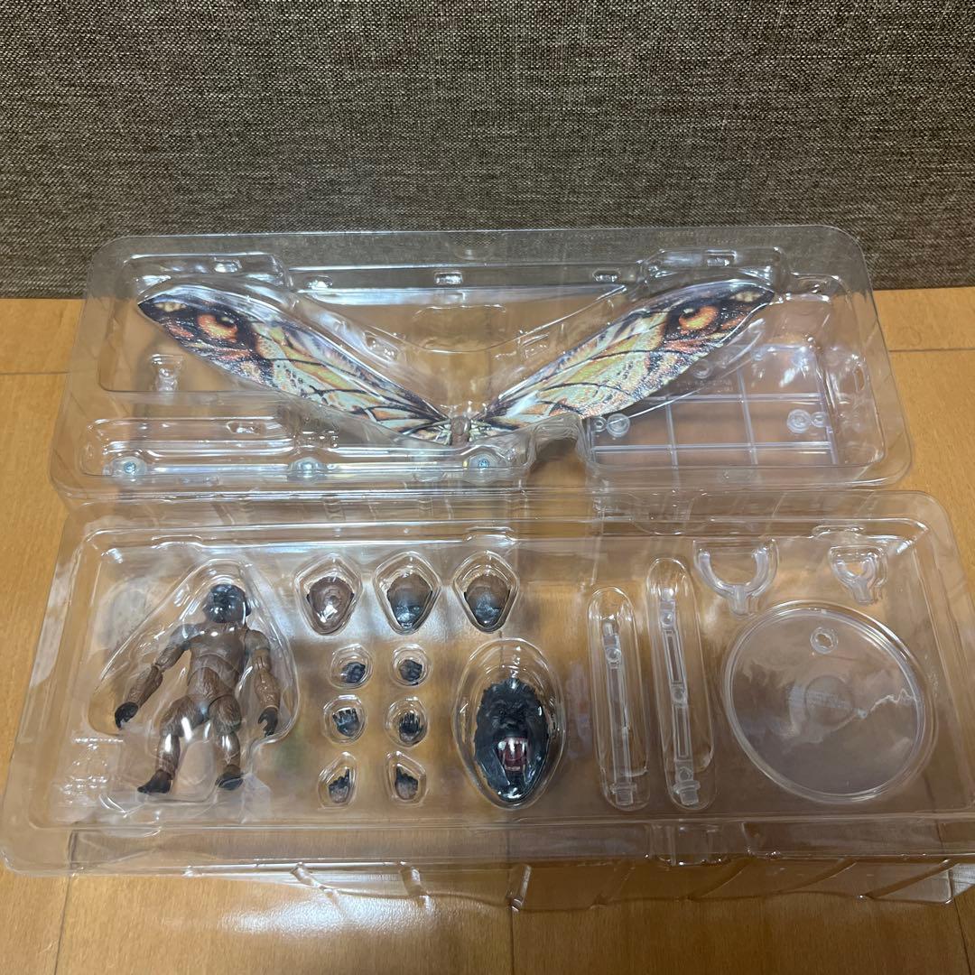 S.H.MonsterArts　ゴジラ×コング 新たなる帝国　スーコ＆モスラ