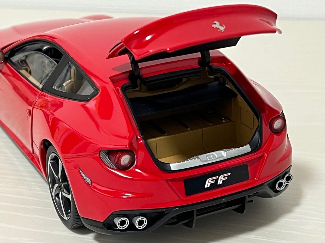 Ferrari FF 1/18 マテル hot wheels elite