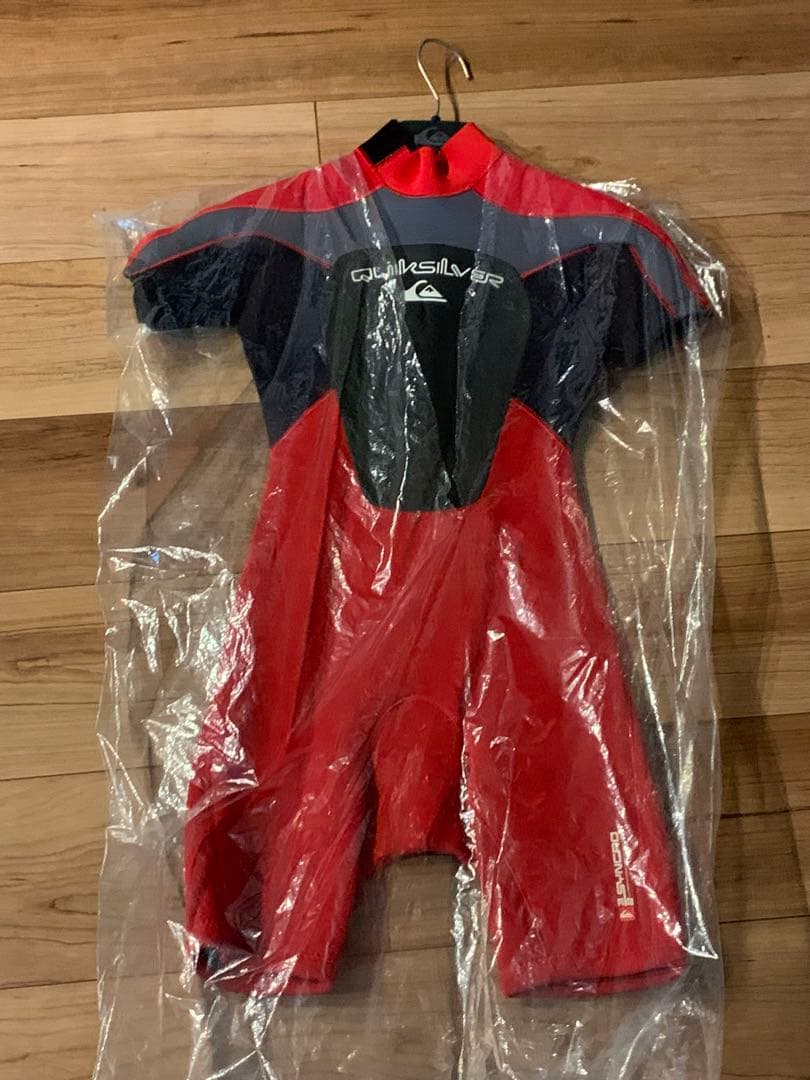新品／未使用品　クイックシルバー　ウエットスーツ　スプリング　130cm