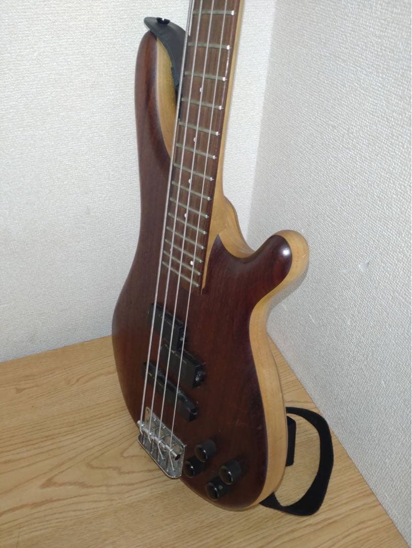 TUNE GUITAR TECHNOLOGY ベースギター