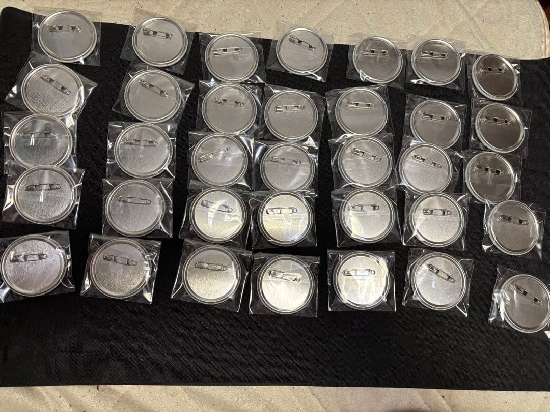 ご注文はうさぎですか？　so cute girls 缶バッジ 千夜35個