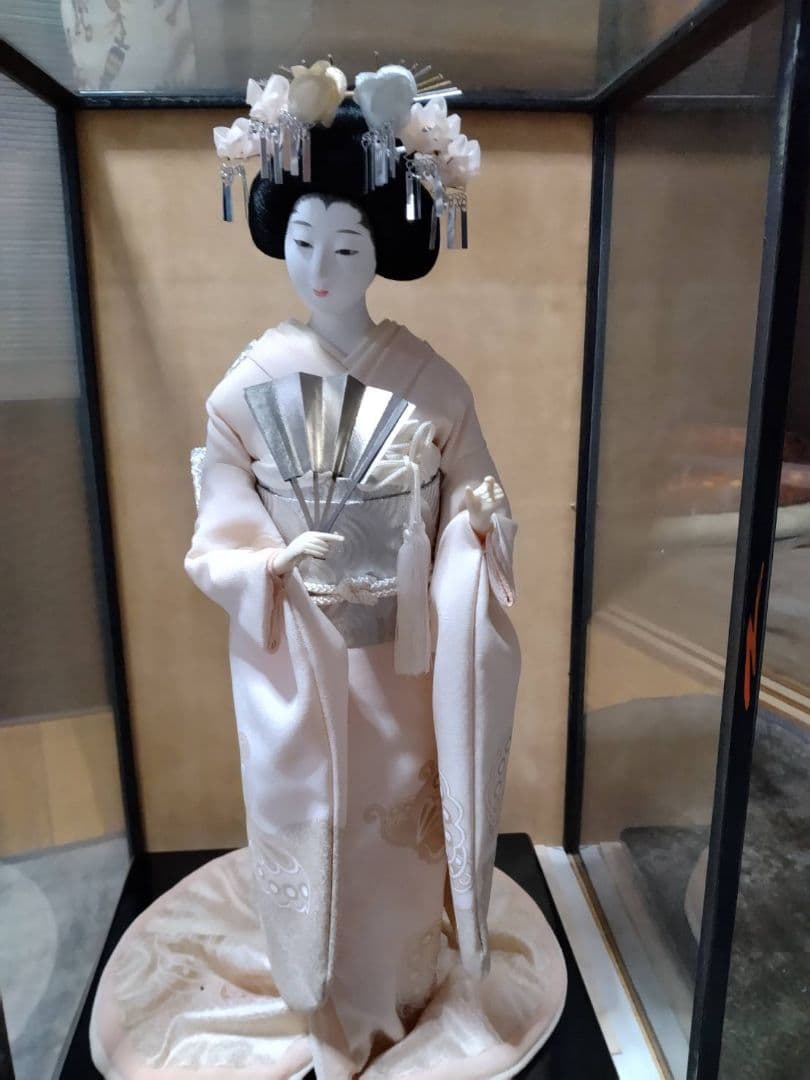 森英恵デザイン人形