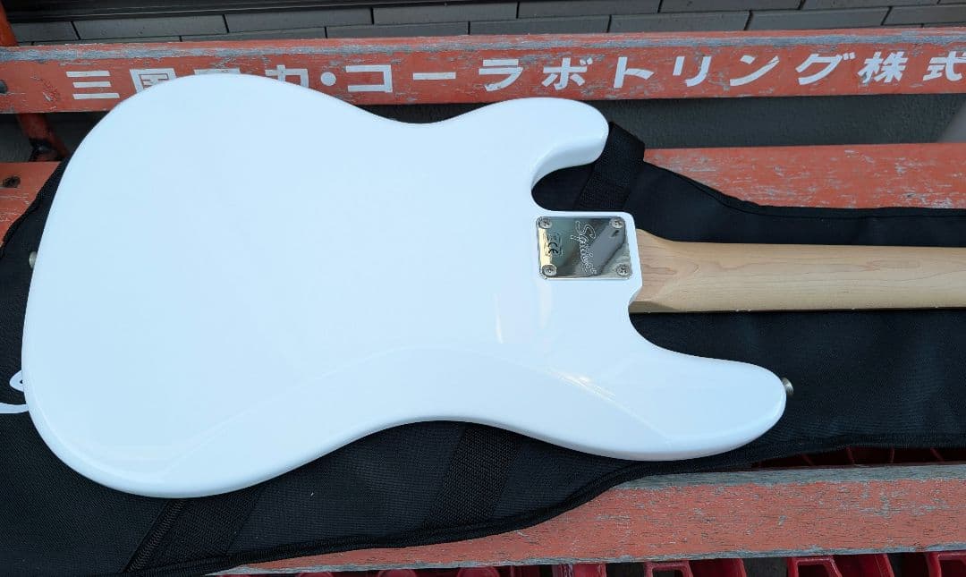 Squier Affinity PrecisionBass プレシジョン　ベース